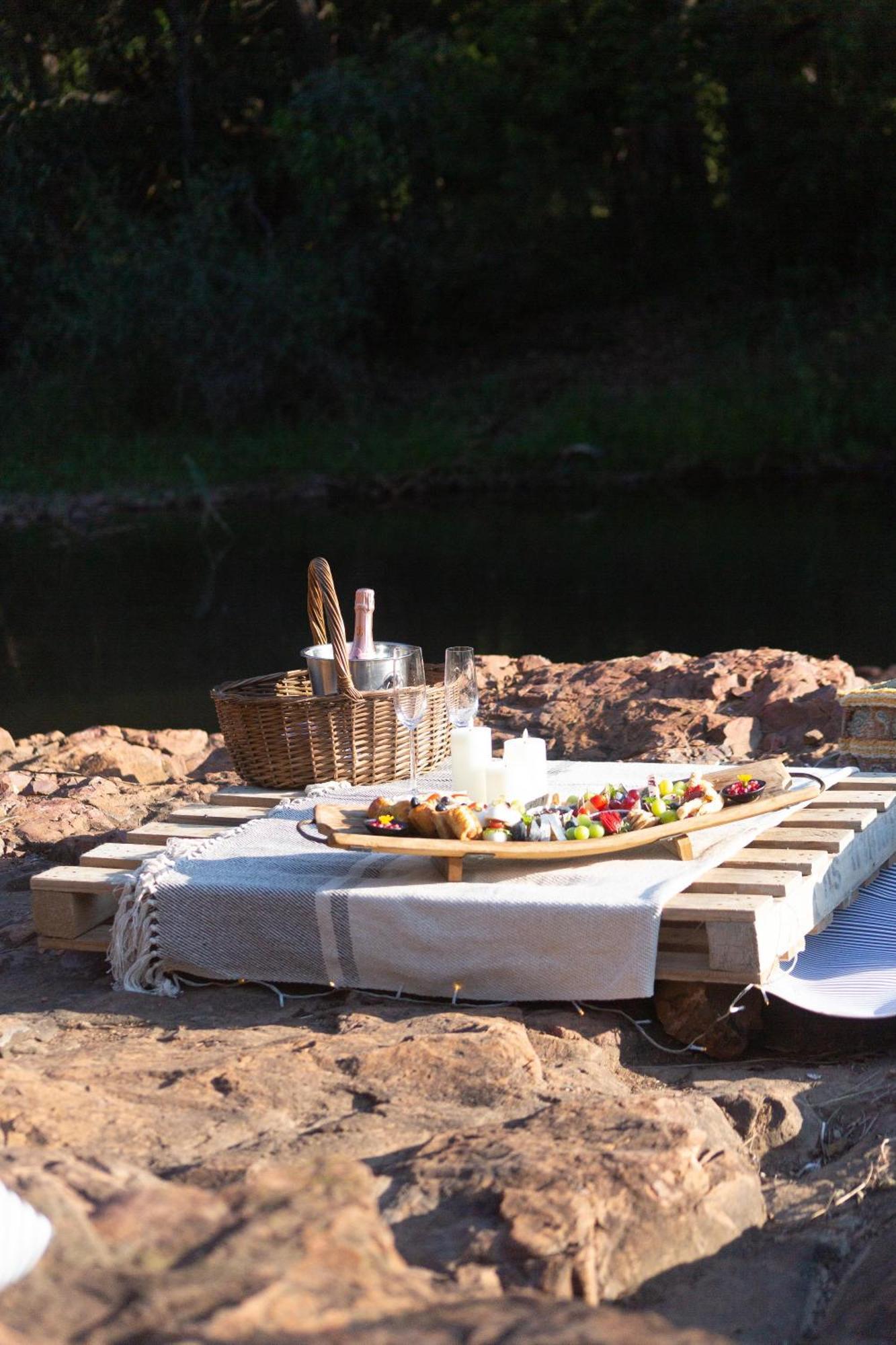 Mologa River Lodge Rust de Winter Eksteriør bilde